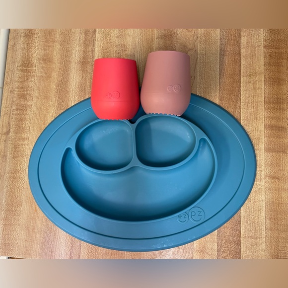 Ezpz infant training cups (2) and ezpz mini mat infant plate - Picture 2 of 5